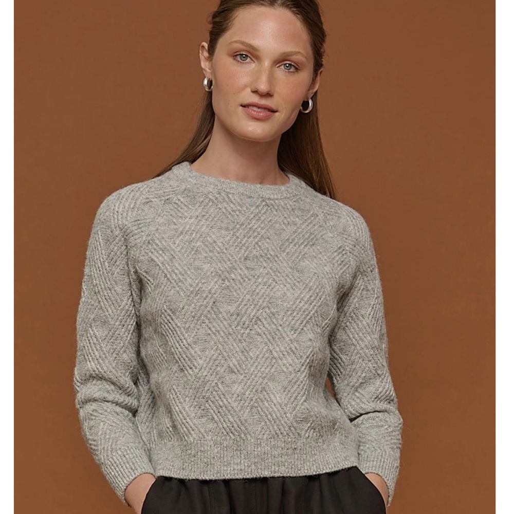 Tradlands Marled Grey Cableknit Wool Blend Sweater
